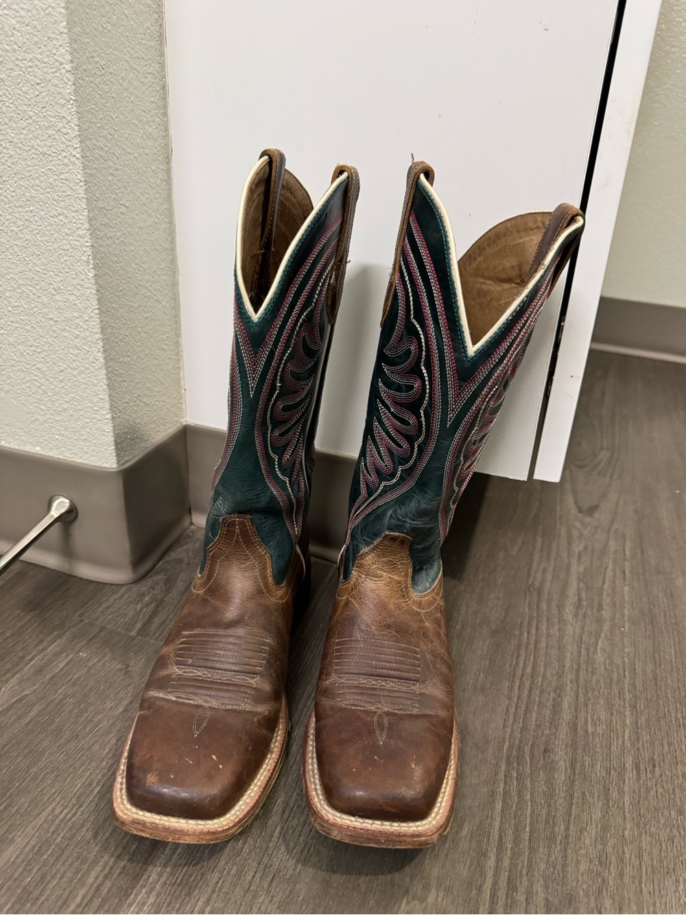 Ariat Brown Leather & Teal Stitch Boots - Picture 2 of 5